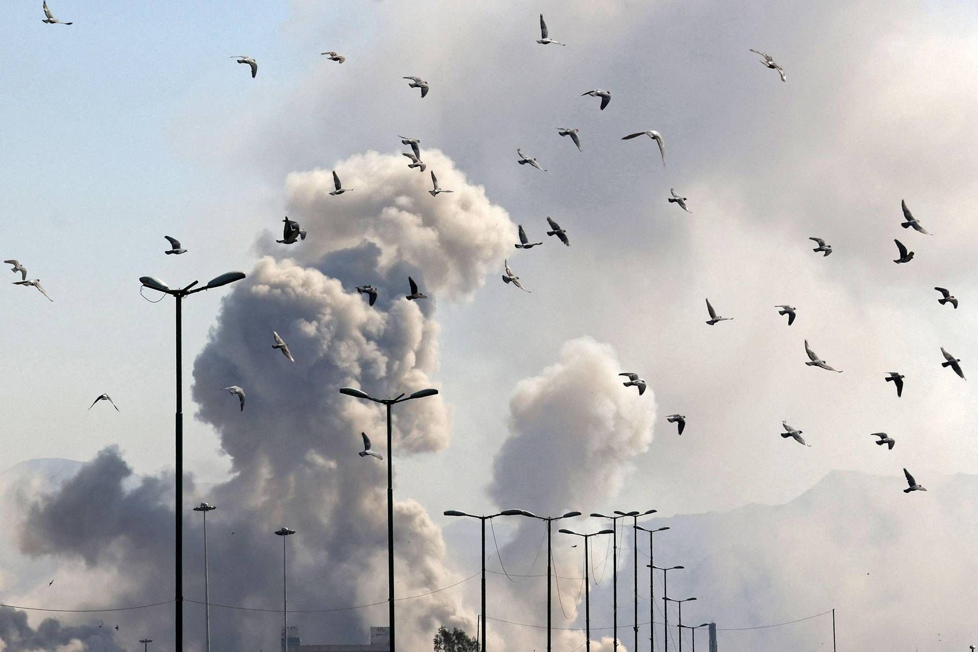 la strategia (inutile) contro gli attacchi di Usa e Israele