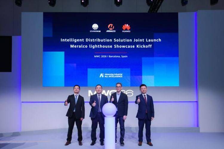 From left Simon Zhou (General Manager of Overseas Marketing, SANXING Ningbo), David Sun (CEO, Huawei Electric Power Digitalization BU), Roque D. Bacani (Chief Information Officer, Meralco), and Perry Yang (Vice
