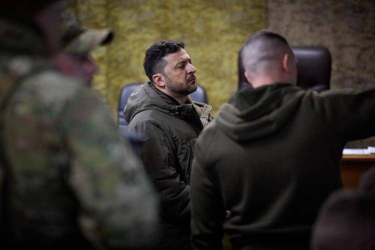 Ucraina, Zelensky in visita nel Donetsk: 