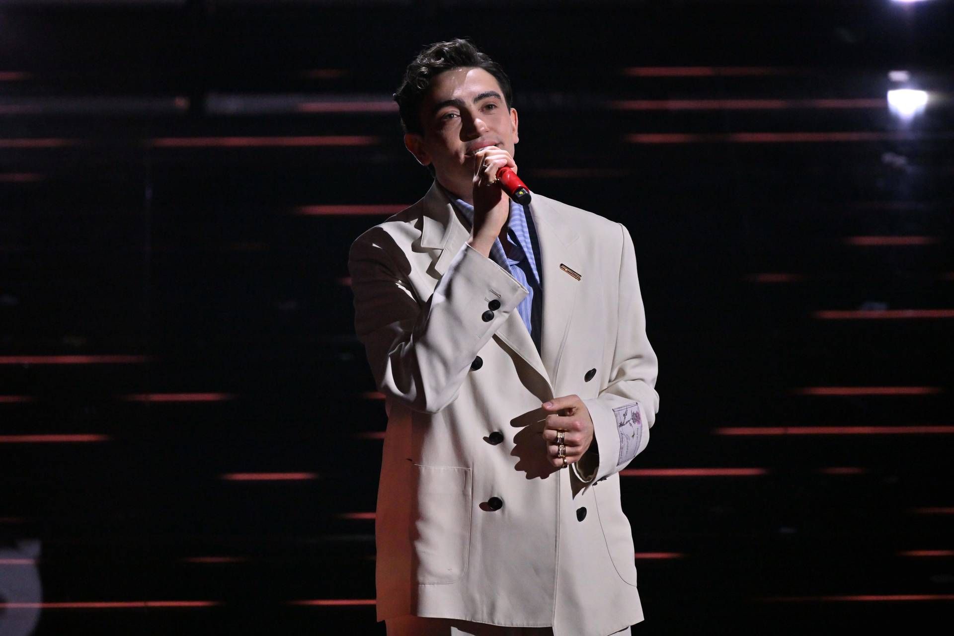 Michele Bravi oggi a Verissimo, chi è il cantante Big di Sanremo 2026