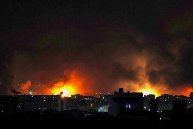 Iran, esplosioni all'eroporto Mehrabad a Teheran - Afp