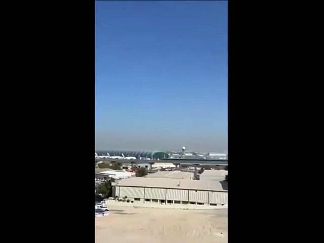 Dubai, drone dell'Iran colpisce l'aeroporto