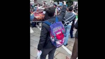 Iran, presidio a Milano per commemorare Ali Khamenei: 