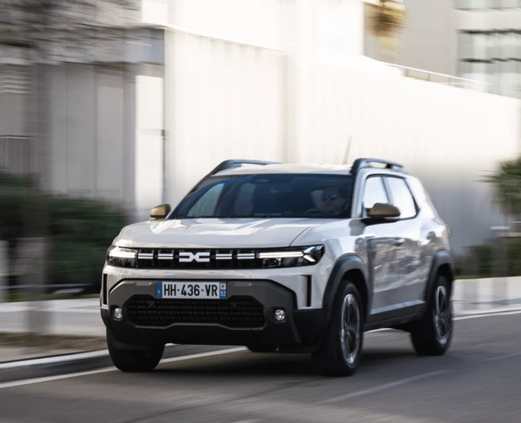 DACIA presenta DUSTER fullhybrid 155