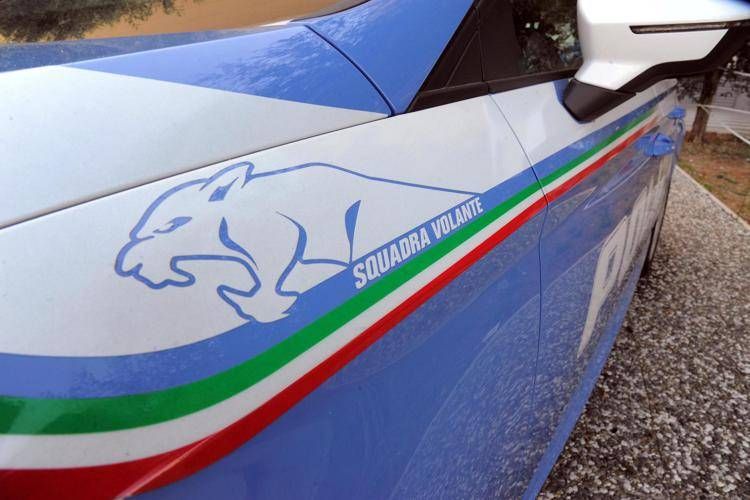 Auto della polizia - FOTOGRAMMA