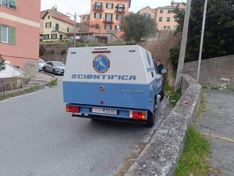 genova_scientifica image Polizia scientifica sul luogo del delitto