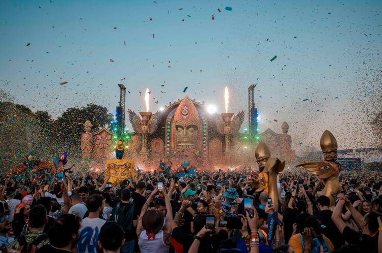 Torna elrow Town, a Campovolo oltre 12 ore di elettronica, teatro e performance