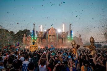 Torna elrow Town, a Campovolo oltre 12 ore di elettronica, teatro e performance
