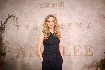 Amanda Seyfried nella setta degli Shakers tra fede estrema e balli estatici: "Sono andata oltre miei limiti"