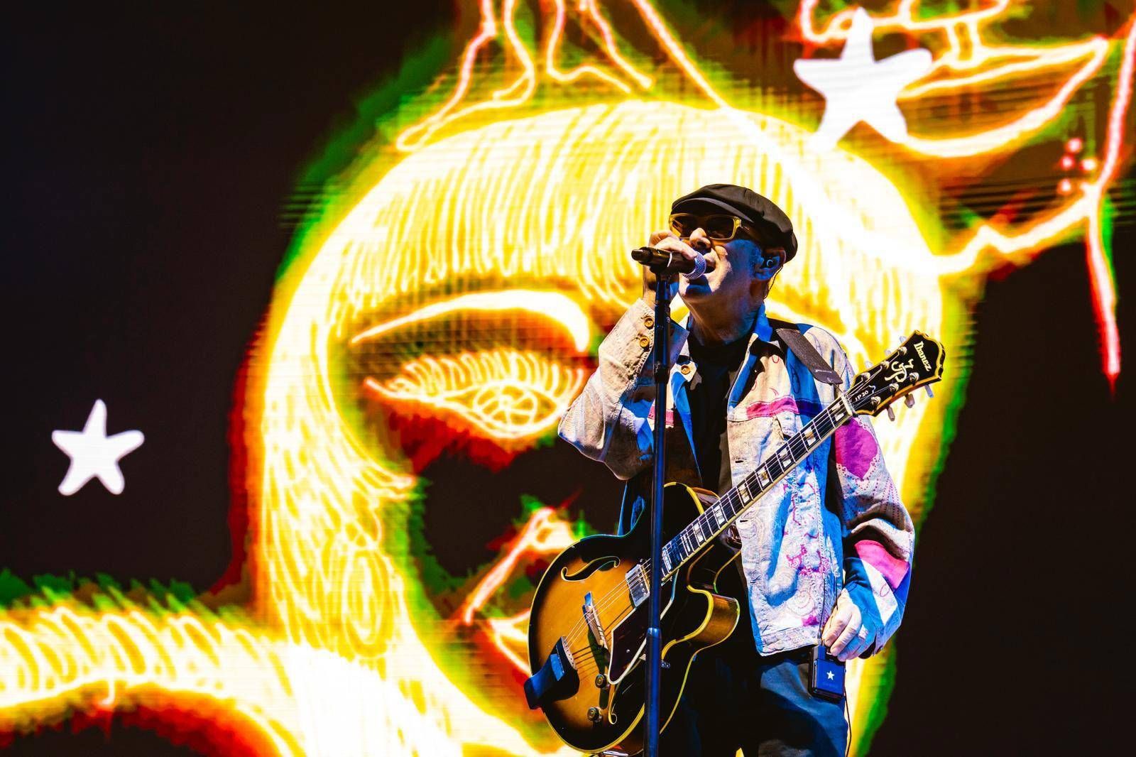 Luca Carboni arriva al Palaeur di Roma: emozioni e sorprese per i fan