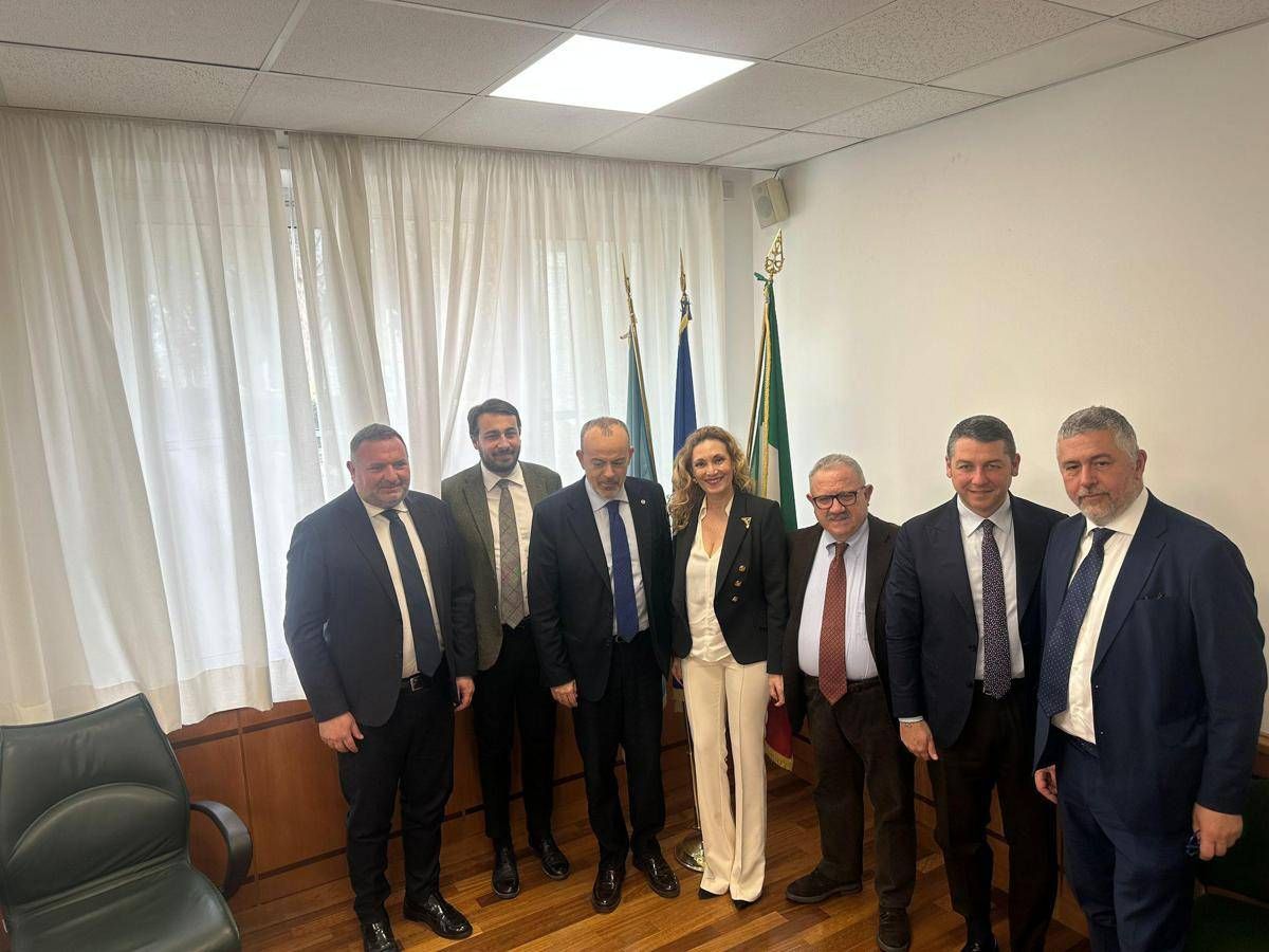 Siglato accordo Difensore civico-Anci