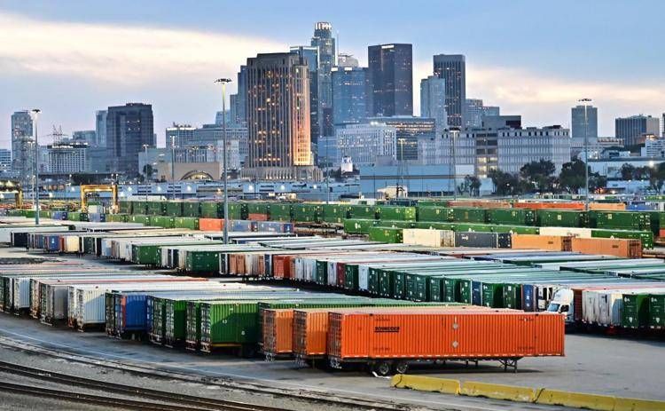 Dazi Usa, Trump avvia procedura per nuove misure permanenti: nel mirino Ue, Cina e altri partner