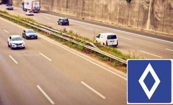 Rombo bianco su sfondo blu, cosa significa questo nuovo segnale stradale