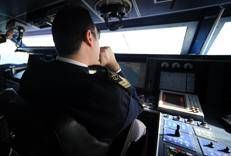 Controlli della Guardia Costiera a Lampedusa, immagine di repertorio (Fotogramma/Ipa)