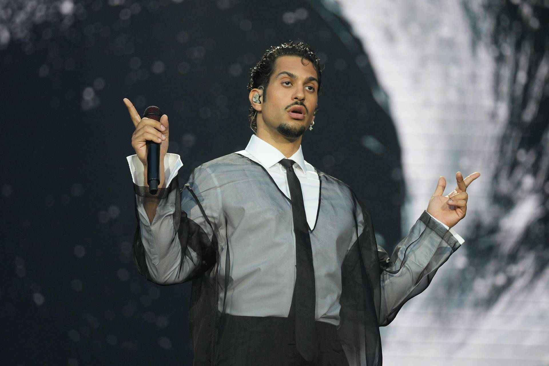 Mahmood lascia l'Italia: "Mi trasferisco in Spagna, mi sento tigre allo zoo"