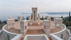 (il Mausoleo del Vittoriale)