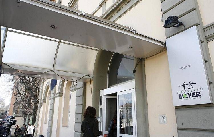 Bambina di 5 anni gravemente ferita in un incidente a Prato