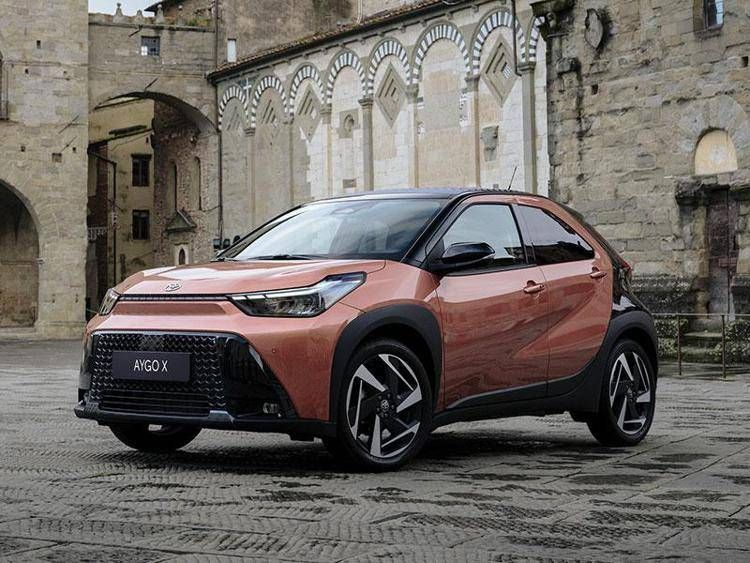 Toyota: vendite in aumento e leadership tra i marchi esteri