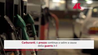 Petrolio alle stelle per guerra in Iran, prezzi Italia ancora in aumento