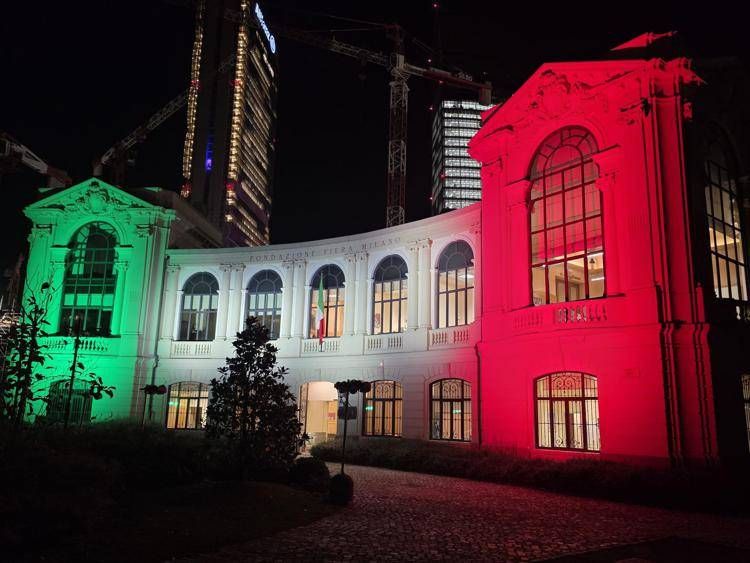 Ffm, sede illuminata con il tricolore per la Giornata dell'unità nazionale