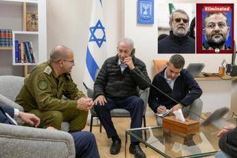 Lo scatto che mostrerebbe Netanyahu ordinare l'eliminazione dei funzionari iraniani, nel riquadro Ali Larijani e Gholam Reza Soleimani - Fotogramma /Ipa