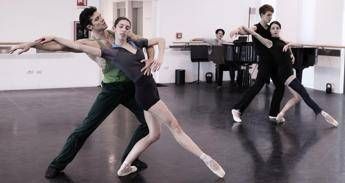 Alla Scala Trittico Contemporaneo 'McGregor-Maillot-Naharin', protagonista Roberto Bolle