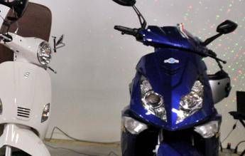 Scooter in concessionaria (Fotogramma/Ipa)