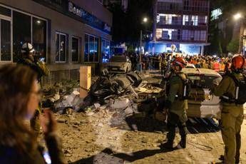 Israele, soccorsi a Tel Aviv dopo l'attacco dell'Iran - Afp
