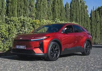 Toyota rilancia sull'elettrico con il C−HR+, suv 'emozionante' con 600 km di autonomia