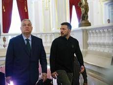 Viktor Orban e Volodymyr Zelensky (Fotogramma)
