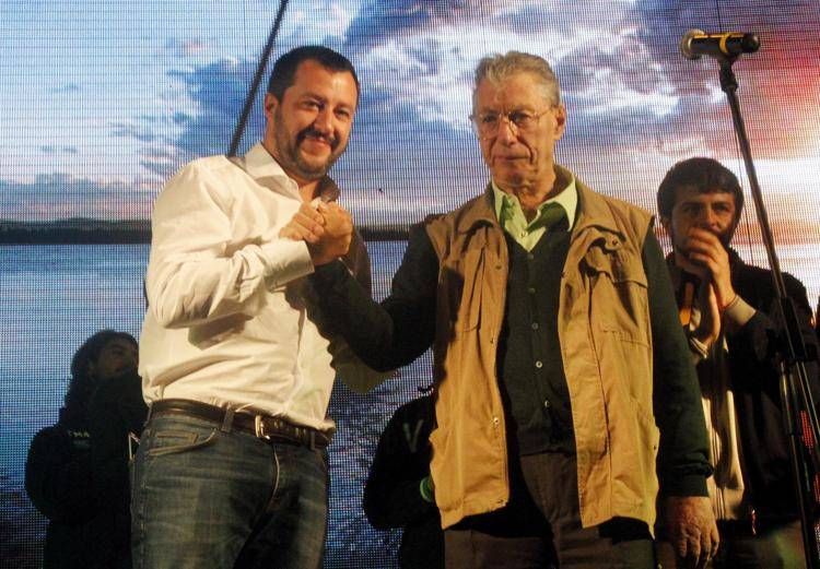 Salvini e Bossi in comizio nel 2015 - Fotogramma /Ipa