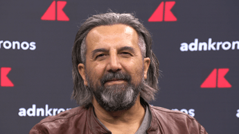 Omar Pedrini torna a teatro: "Saper vivere oggi è un atto rivoluzionario"