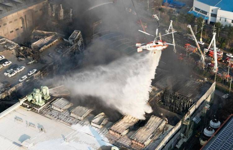 Sudcorea, incendio in fabbrica automobilistica: 11 morti e 60 feriti, ci sono dispersi