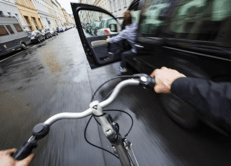 Sicurezza stradale, Euro Ncap accende i riflettori sul rischio “dooring”