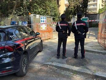 Carabinieri sul luogo dove è stato trovato il corpo