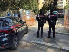 Carabinieri sul luogo dove è stato trovato il corpo
