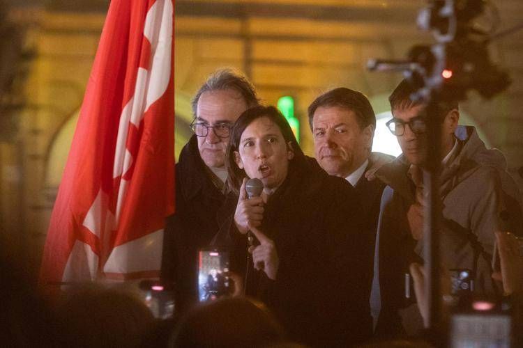 Bonelli, Schlein, Conte e Fratoianni in piazza dopo la vittoria del No al referendum sulla giustizia - Fotogramma /Ipa