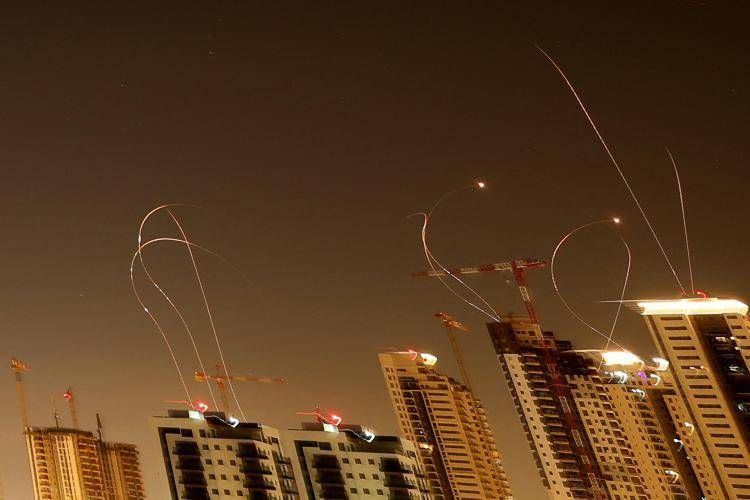 Bombe nei cieli di Israele - Afp