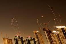 Bombe nei cieli di Israele - Afp