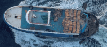 Il peschereccio sequestrato (foto Frontex)