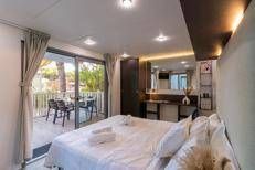 Club del Sole, con Swiss life asset managers france 1° sale & operating lease back in Open Air italiano