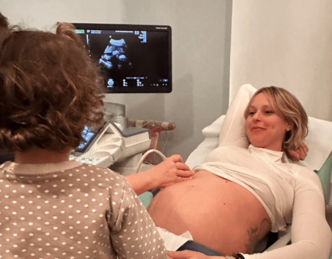 Federica Pellegrini, conto alla rovescia: il parto ad aprile e l'emozione di Matilde