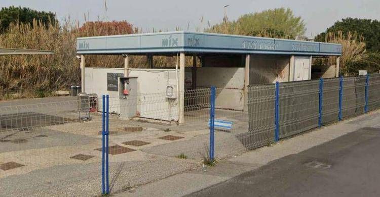 L'autolavaggio in disuso in via dell'Appagliatore