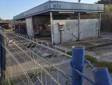 L'autolavaggio in disuso in via dell'Appagliatore