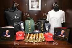 Merchandising a marchio Trump nel golf resort di Turnberry, in Scozia (Fotogramma/Ipa)