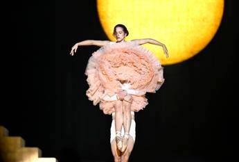 Perché lo show Rosalía (di un'ora) è stata un’esperienza pop totale