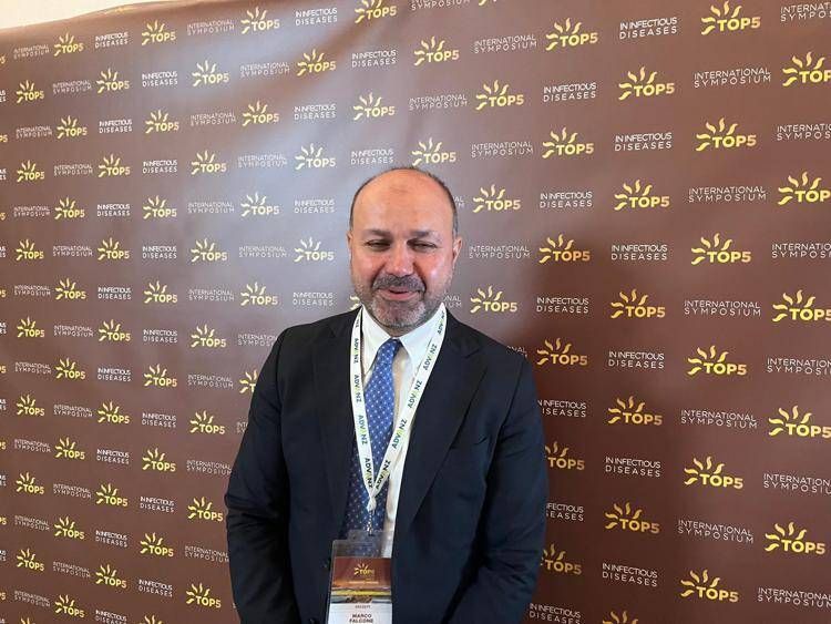 Infettivologo Falcone: 