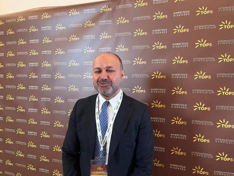 Aviaria, Falcone (Simit): 