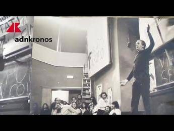 Dario Fo, nelle immagini inedite di Bordoni l'attivismo politico del Nobel nel 1974 - Video