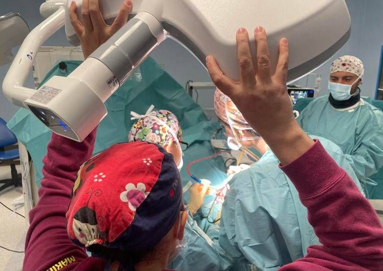 Medicina, intervento neurochirurgico da sveglio con ipnosi, rimossa lesione cervello